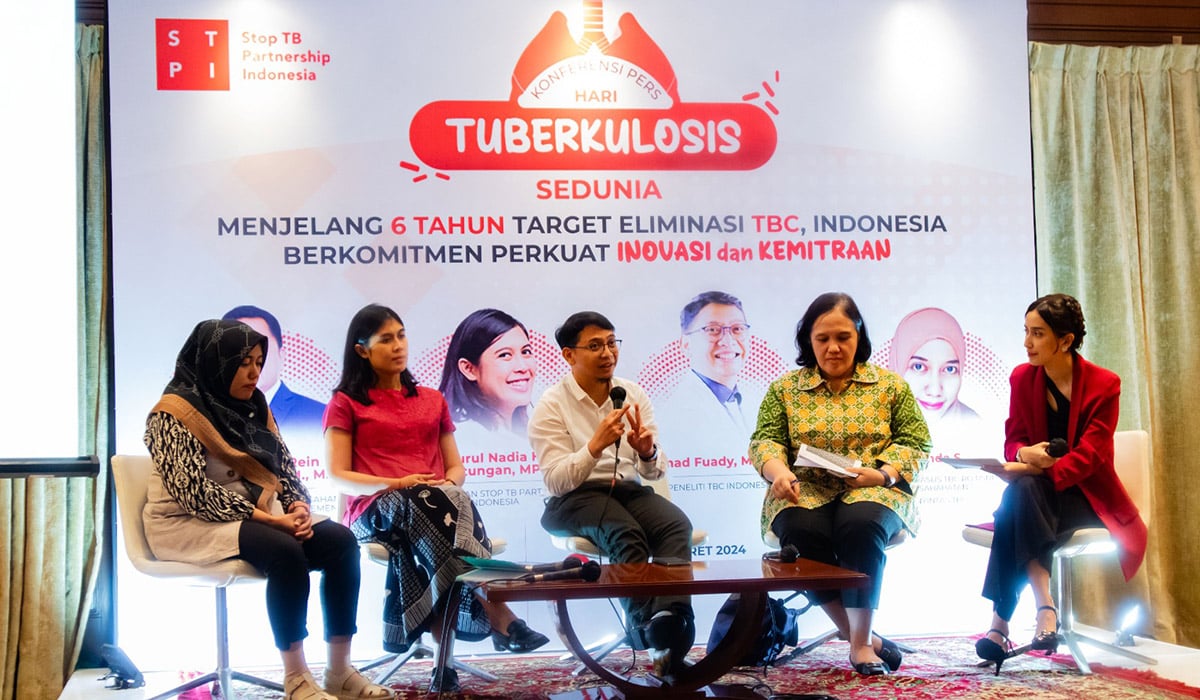 Diskusi tentang upaya penanggulangan Tuberkulosis (TB) di Indonesia.