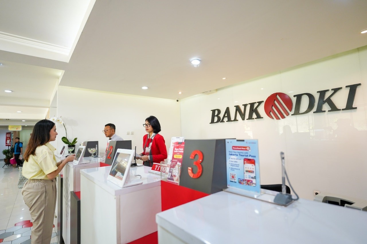 Bank DKI melayani penukaran uang baru jelang Lebaran, mendukung program serambi Bank Indonesia 2024.
