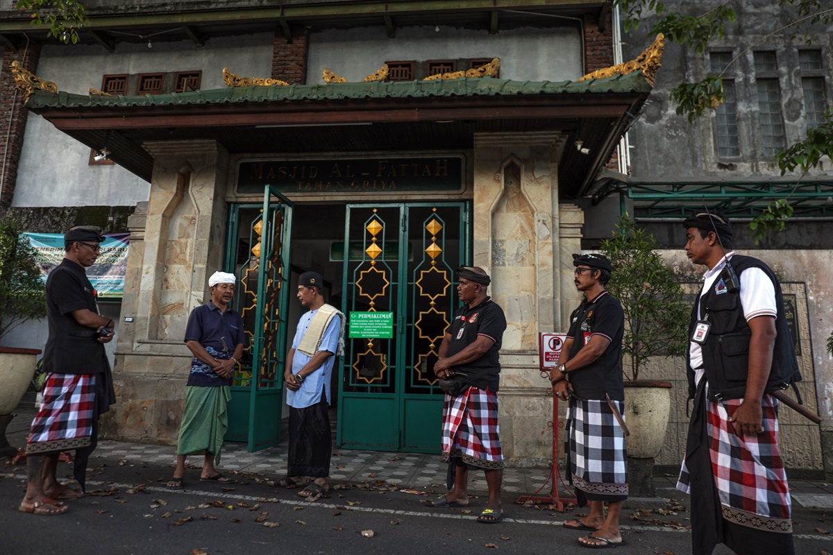 Nyepi, Umat Muslim di Bali Tetap Tarawih ke Masjid