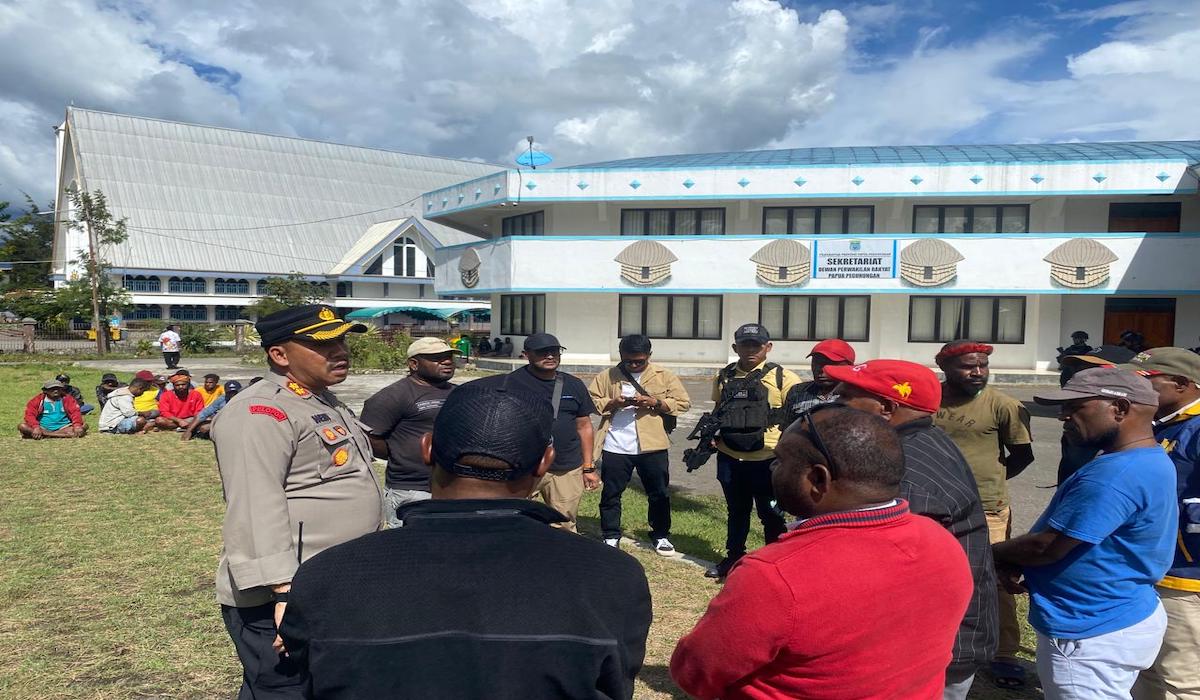 Komisioner KPU Jayawijaya dianiaya di Gedung DPRD