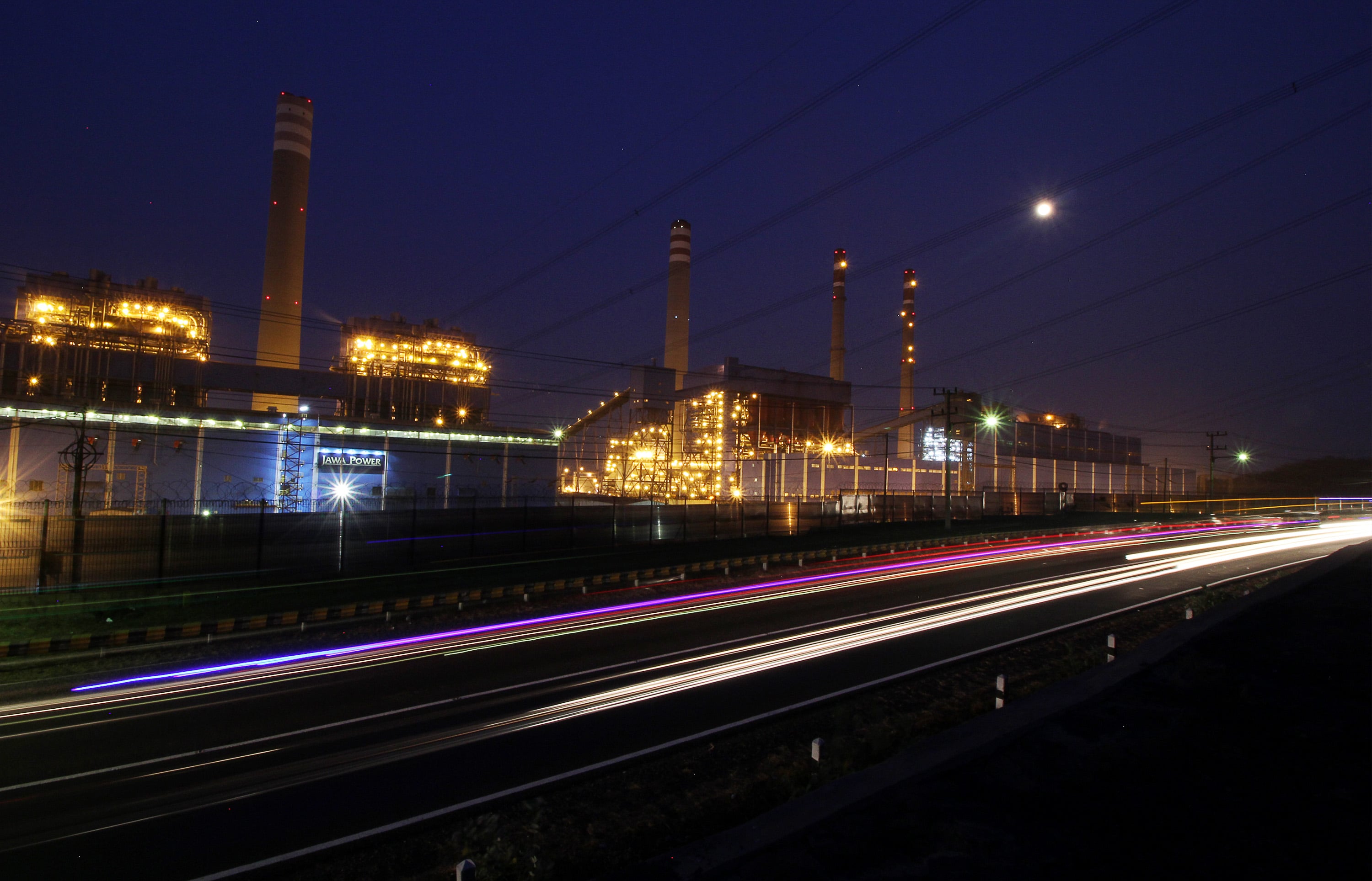 Kompleks Pembangkit Listrik Tenaga Uap (PLTU) Paiton, Probolinggo, Jawa Timur.