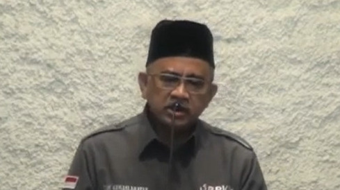  Dr H Rahmat Hidayat.