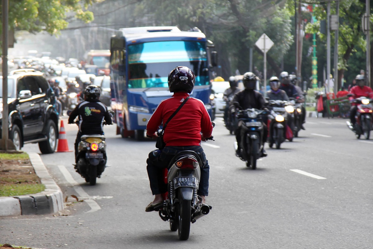 Dishub DKI Jakarta dan Polda Metro Jaya menindak 1.965 kendaraan bermotor yang melawan arus. 