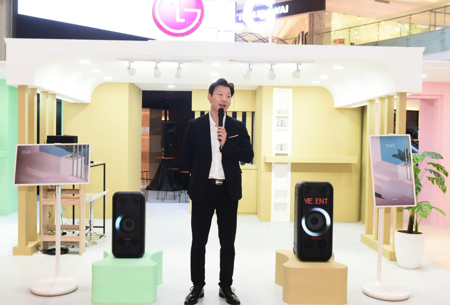 Product Director Home Entertainment of LG Electronics Indonesia, Park Jae Il.