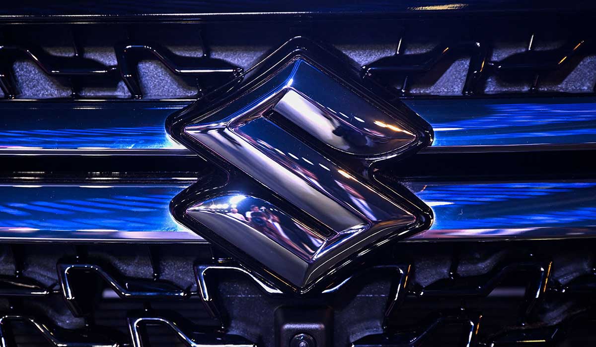 Logo Suzuki.