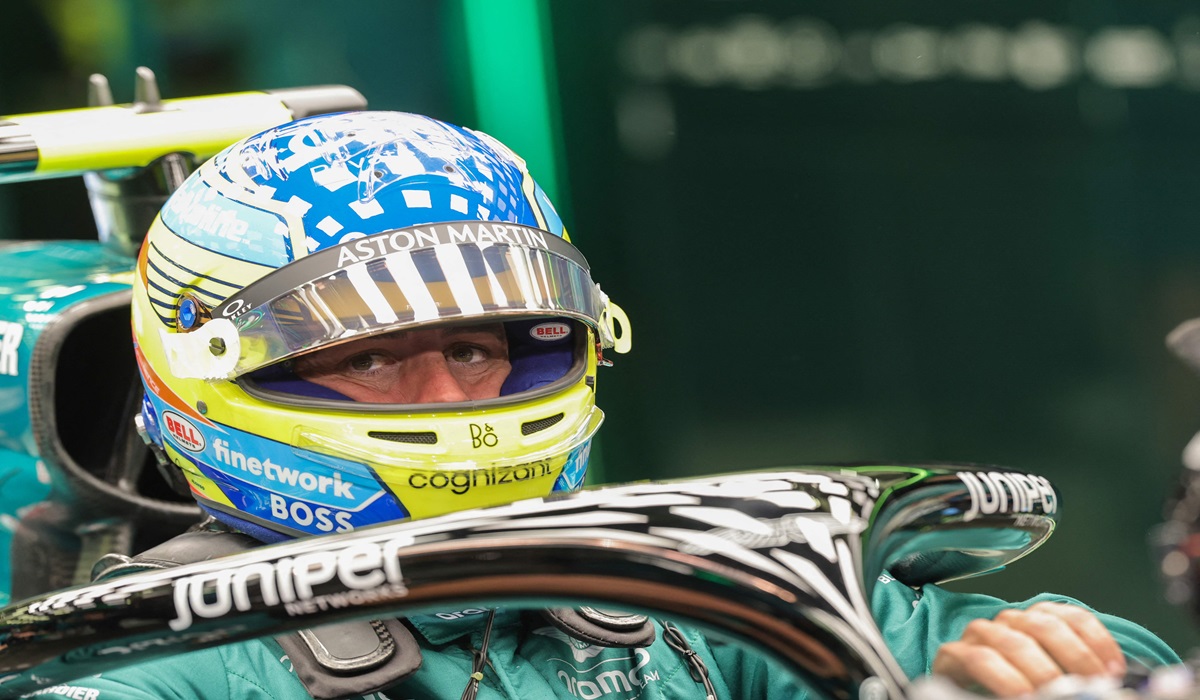 Pembalap Aston Martin Fernando Alonso