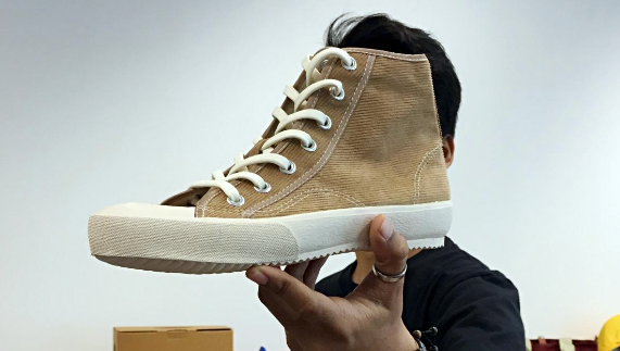  BRI melalui BRImo pun ikut meramaikan USS Yard Sale dengan menghadirkan berbagai penawaran dan diskon menarik. 