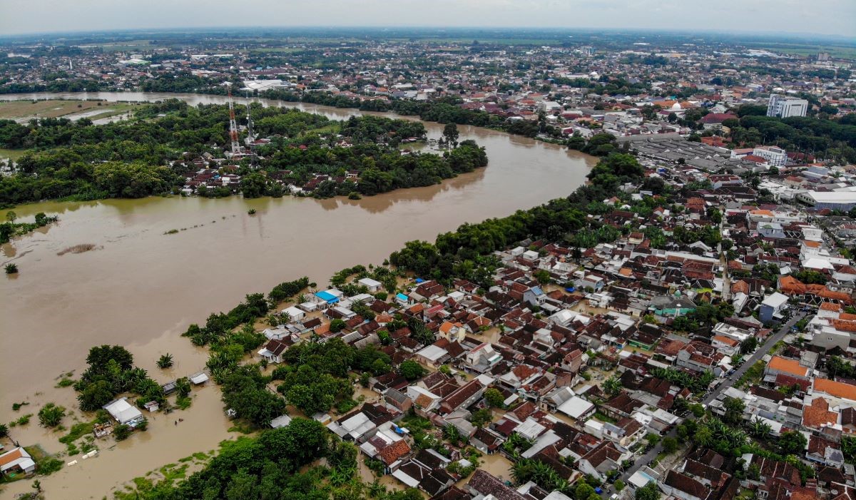 Foto udara kondisi banjir di sekitar Sungai Bengawan Solo