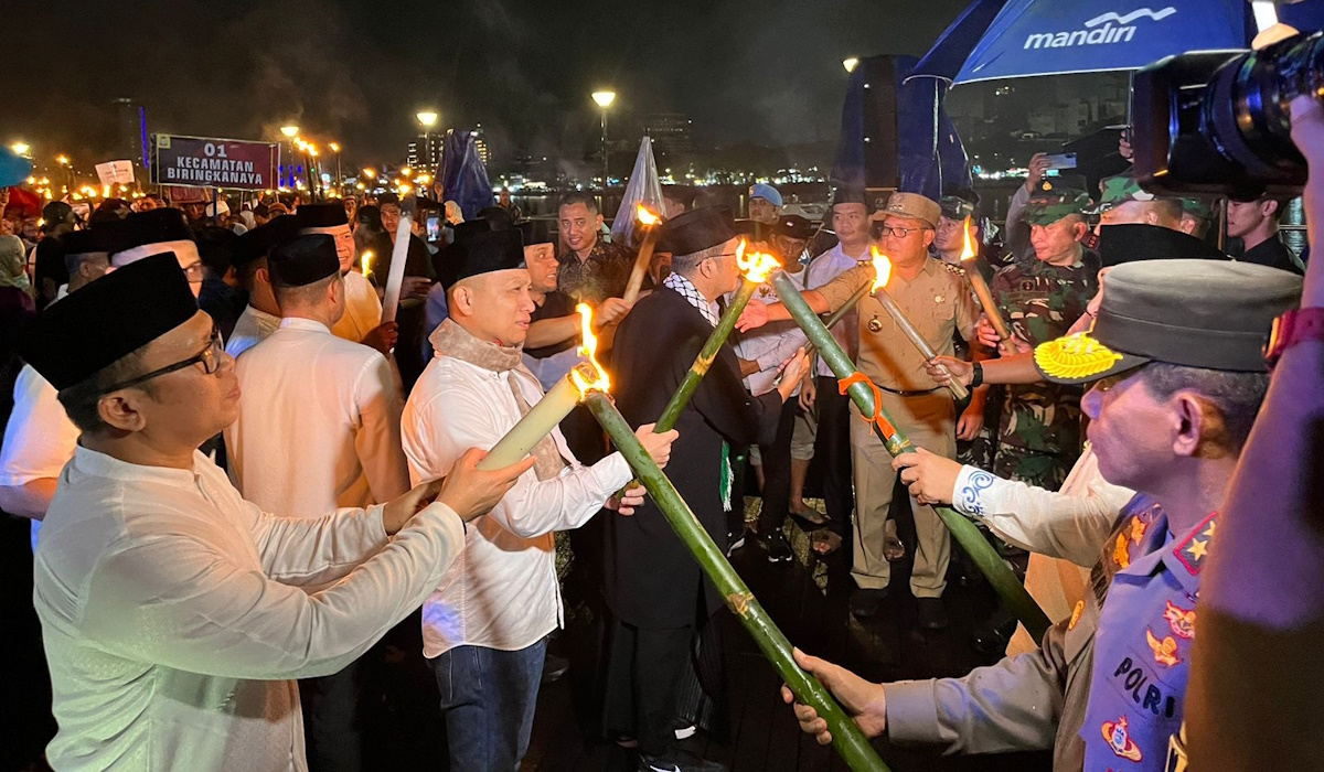 Festival Pawai Obor Tepian Air