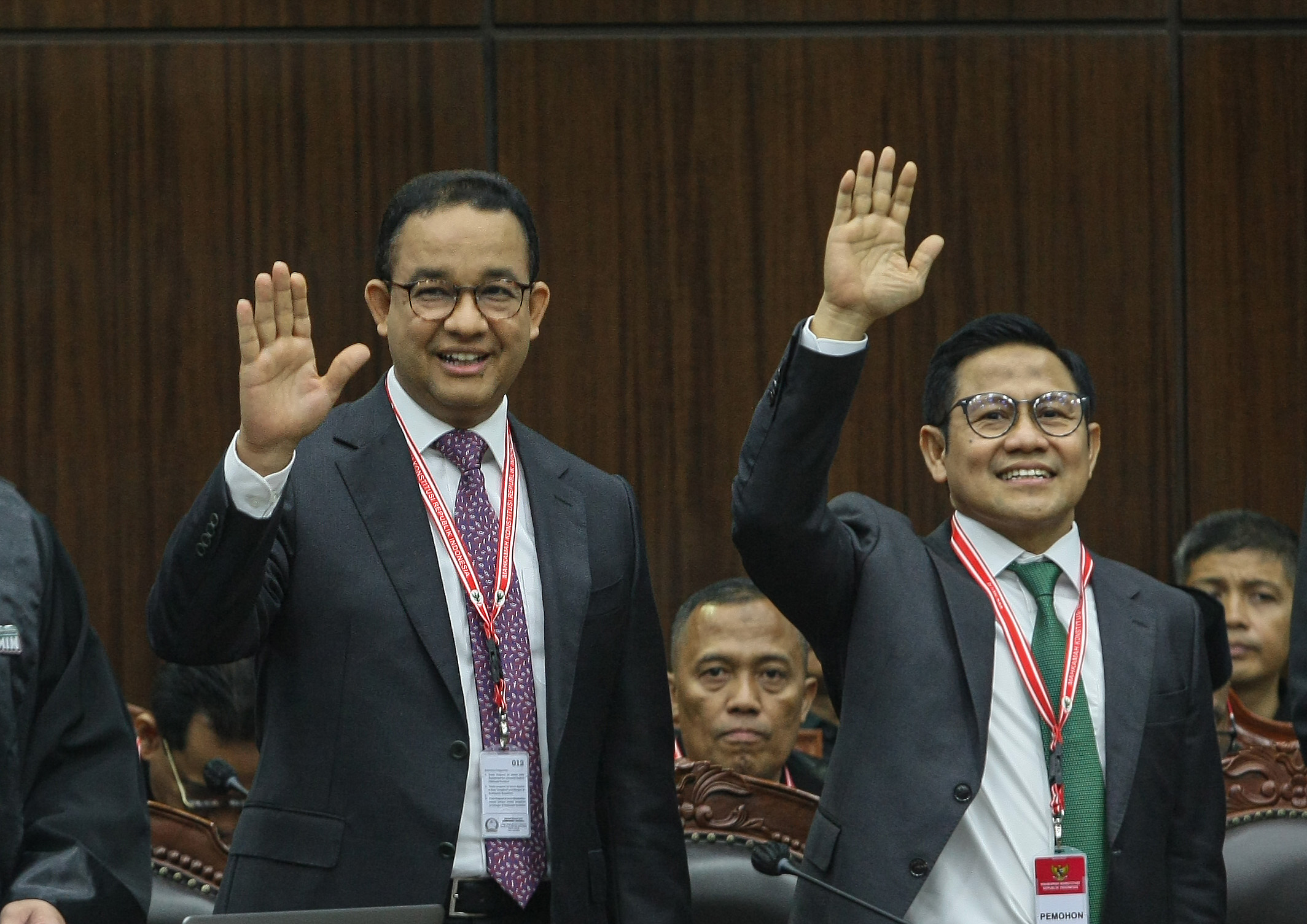 Calon presiden dan calon wakil presiden nomor urut 1 Anies Baswedan dan Muhaimin Iskandar hadir dalam sidang