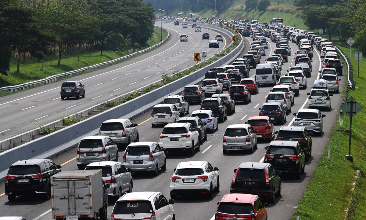 Sebanyak 932.384 kendaraan meninggalkan Jawa Tengah, setelah tradisi syawalan.