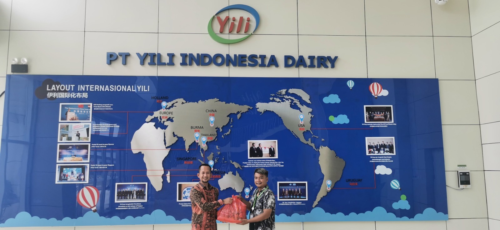 Produsen es krim Joyday Yili membagikan es krim gratis kepada pasien penderita kanker dan staf medis.