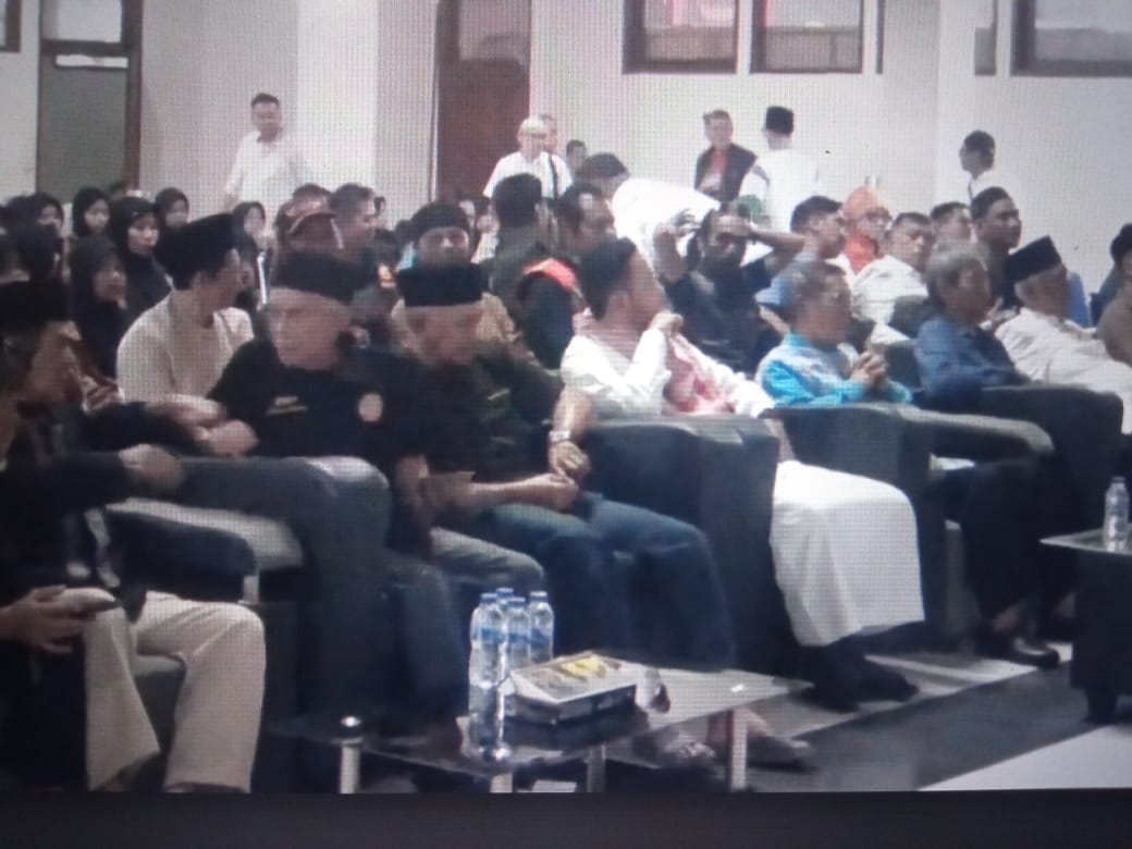 Buka bersama Ormas Buahbatu Corps dengan anak yatim piatu