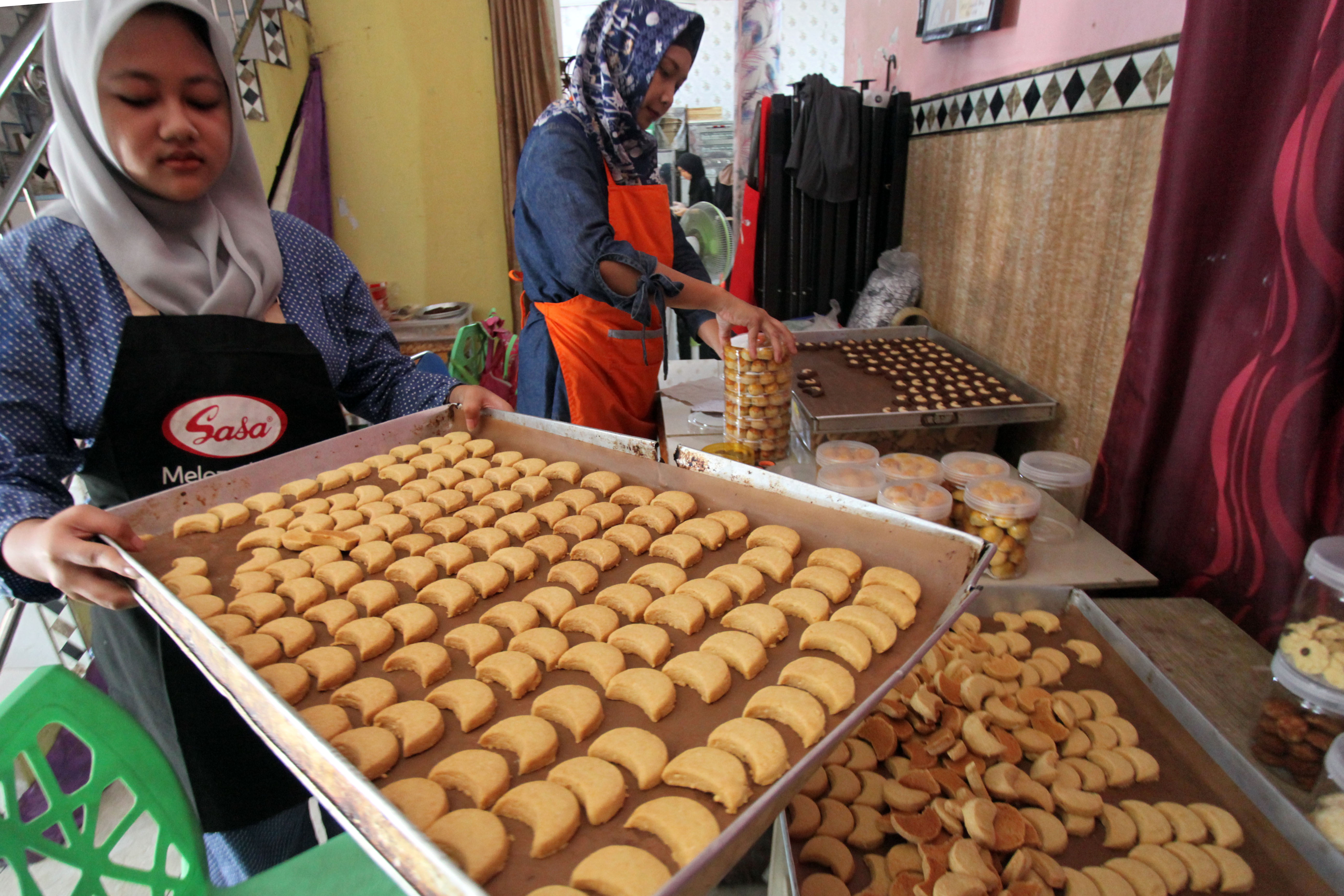 Kadin Indonesia menyarankan OJK terus memantau kemampuan bayar pinjaman bank untuk segmen UMKM. 