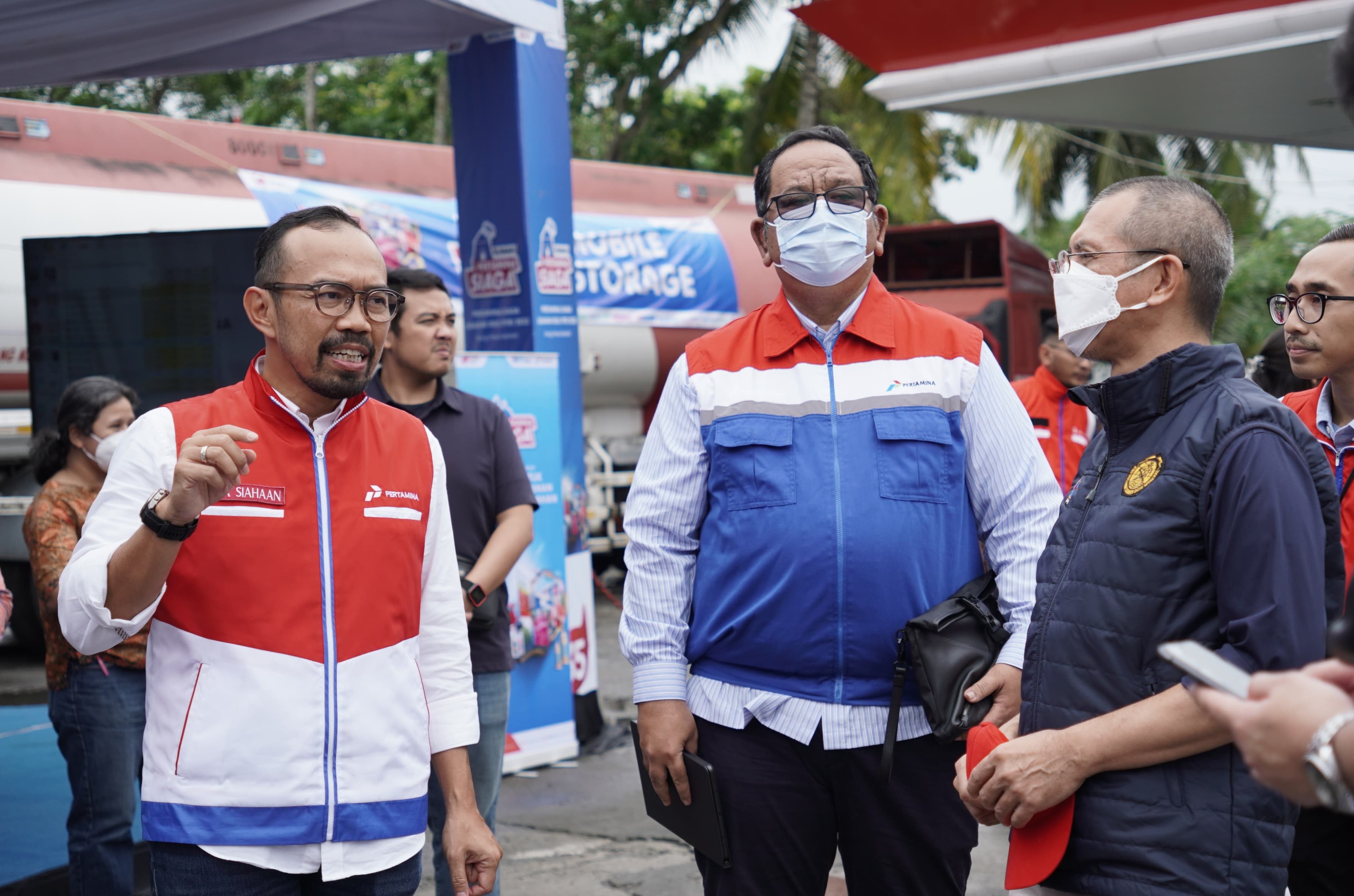 Direktur Utama Pertamina Patra Niaga, Riva Siahaan (kiri). 