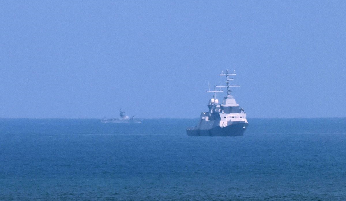 Kapal perang Israel berpatroli di lepas pantai kota pesisir Netanya di Israel AFP