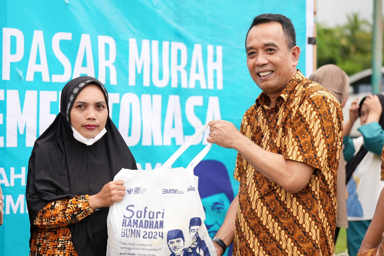 Paket sembako murah yang jadi bagian dari program Safari Ramadan BUMN 2024