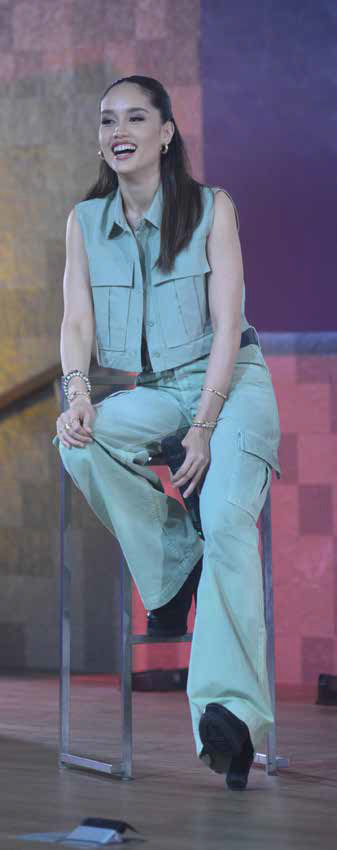 Aktris Cinta Laura Kiehl.