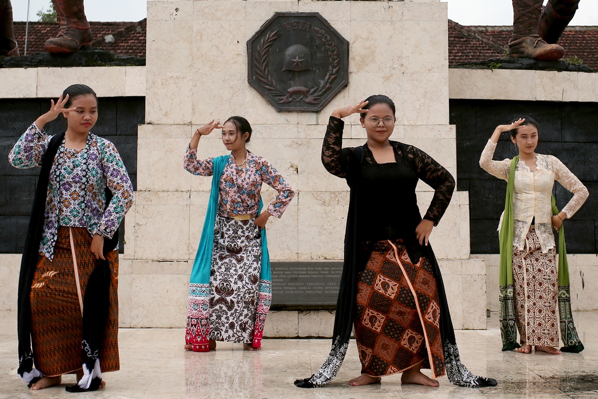 Banyak cara yang dapat dilakukan merayakan Hari Kartini yang jatuh pada 21 April. Simak beberapa kegiatan menarik berikut.