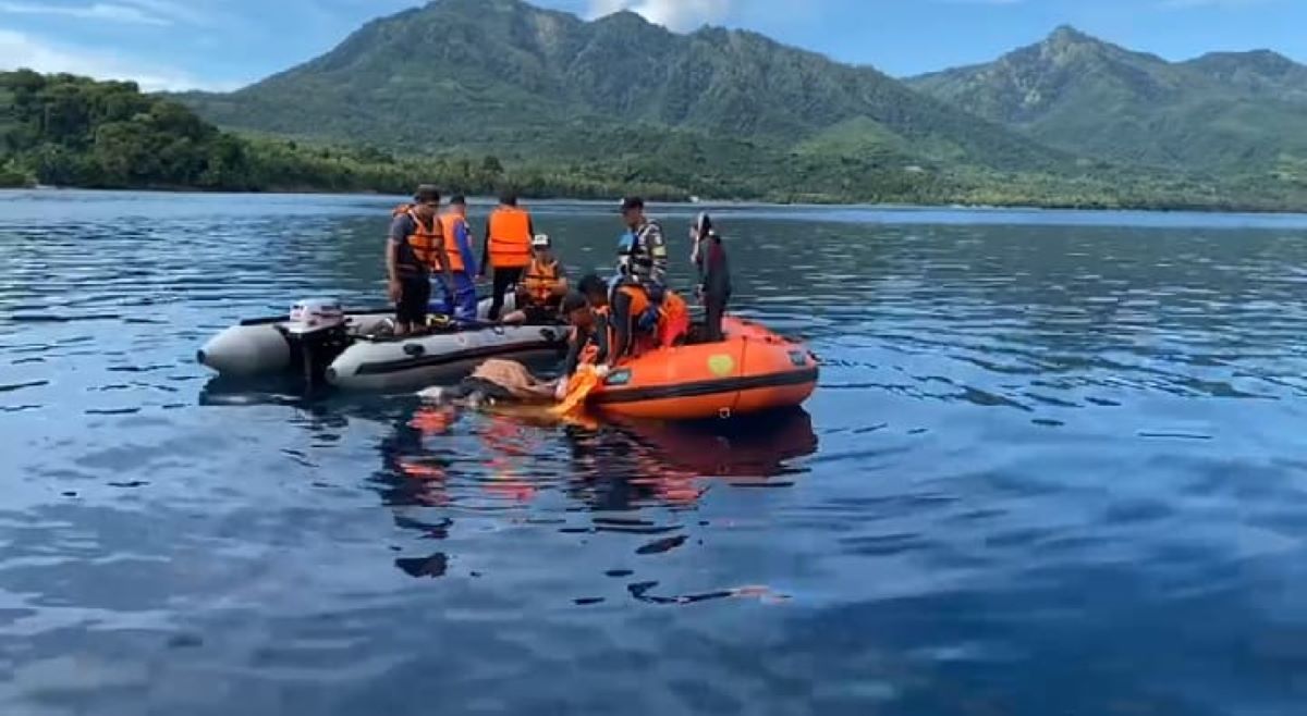 Tim SAR menemukan korban.