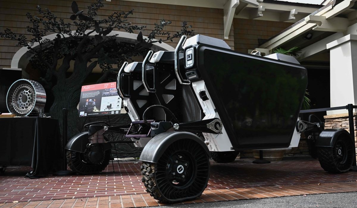 Penjelajah bulan Astrolab Venturi FLEX untuk eksplorasi bulan ditampilkan dalam Konferensi Langsung Teknologi WSJ The Wall Street Journal.