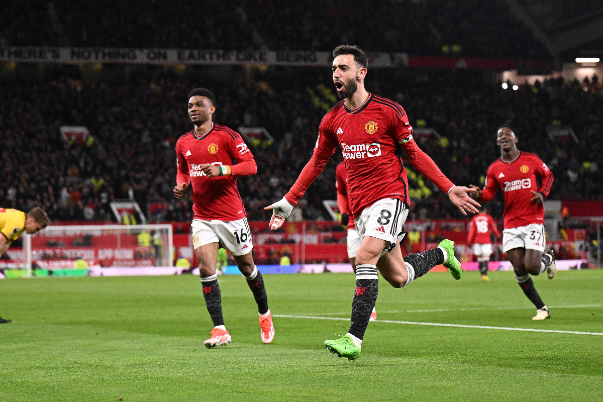 Bruno Fernandes berhasil mencetak dua gol dan menyelamatkan Manchester United dari kekalahan di kandang sendiri