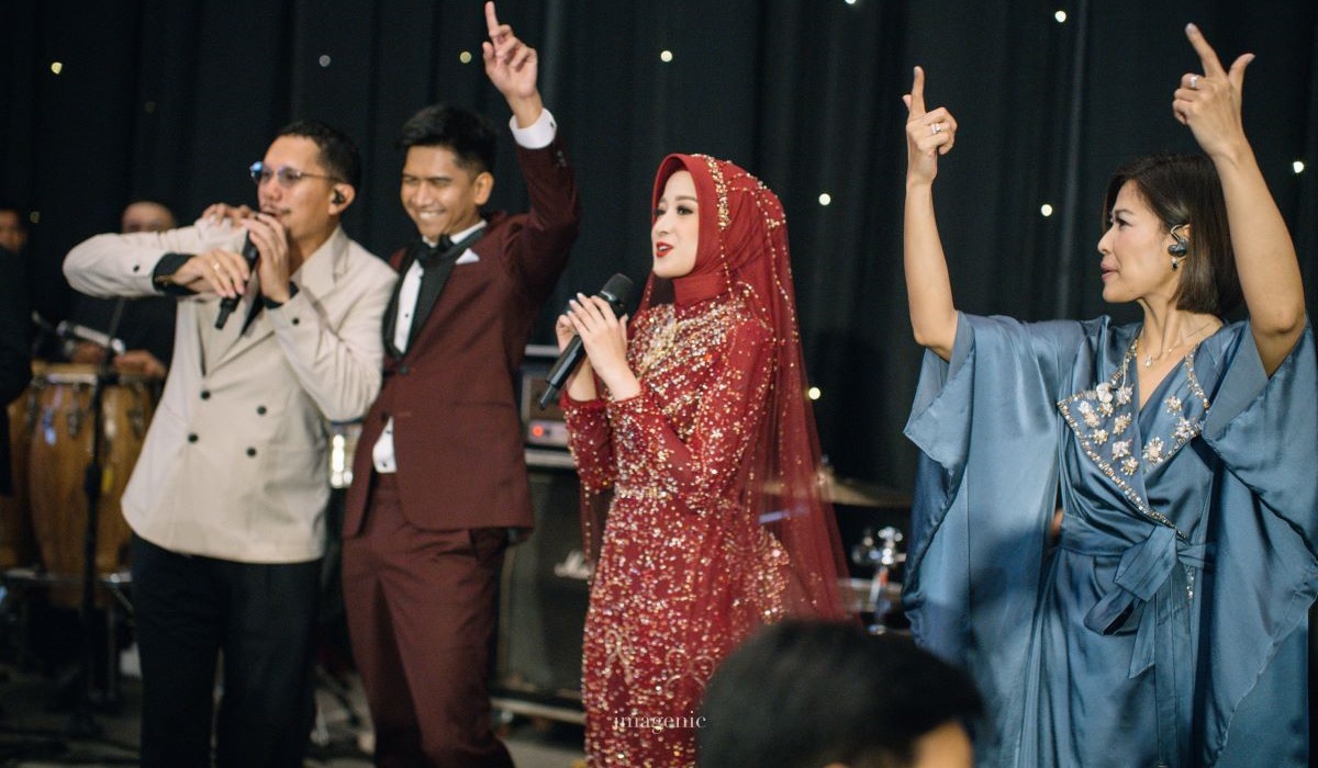 Maliq & D'Essentials Bawakan Kita Bikin Romantis di Acara Pernikahan