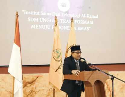 Rektor Institut Sains dan Teknologi Al-Kamal, Ngasiman Djoyonegoro.