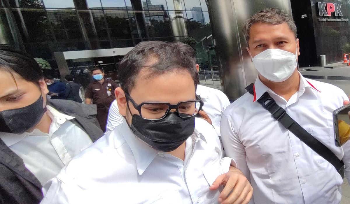 Pengusaha Dito Mahendra (tengah) 