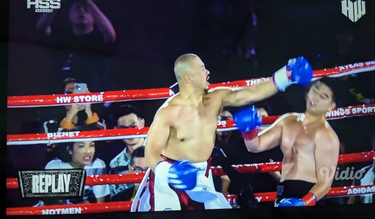 Laga tinju antara Codeblu dan Chef Arnold