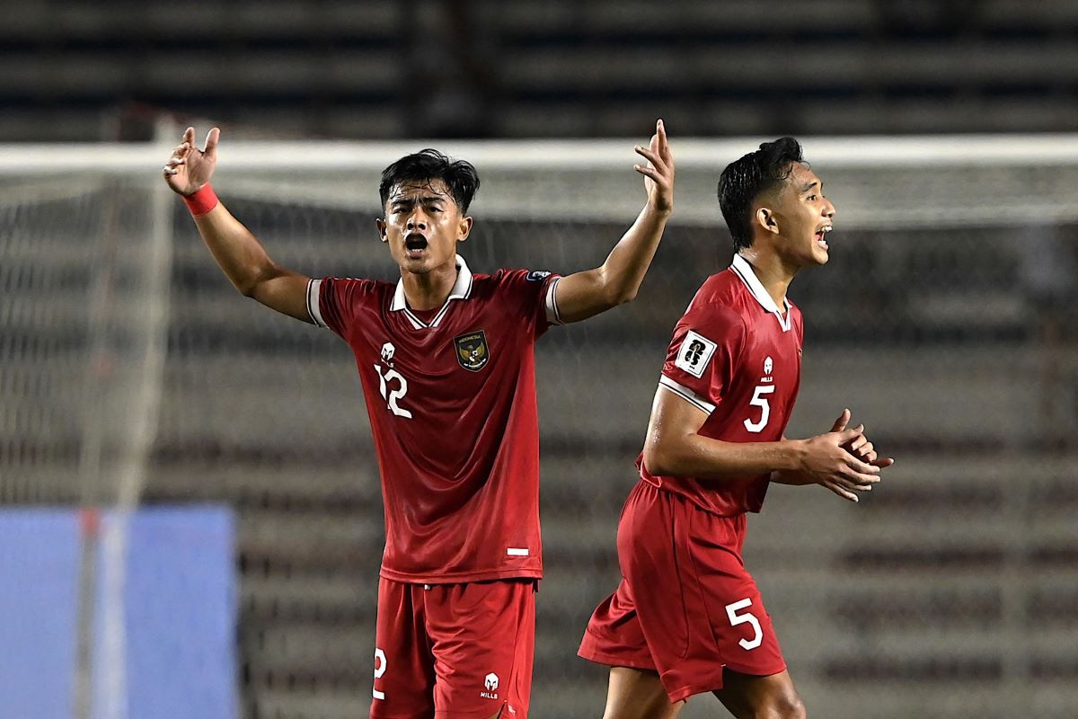 Pemain timnas U-23 Indonesia Pratama Arhan dan Rizky Ridho 
