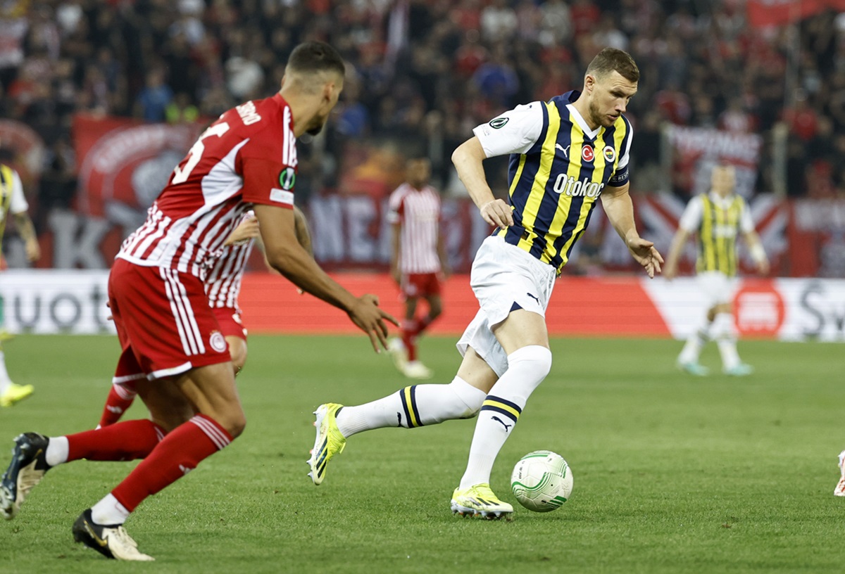 Fenerbahce mengalami pertandingan yang dramatis melawan Olympiakos dengan kemenangan 3-2
