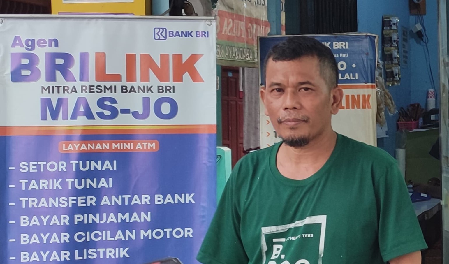 Pemilik warung makan, Sukarjo.