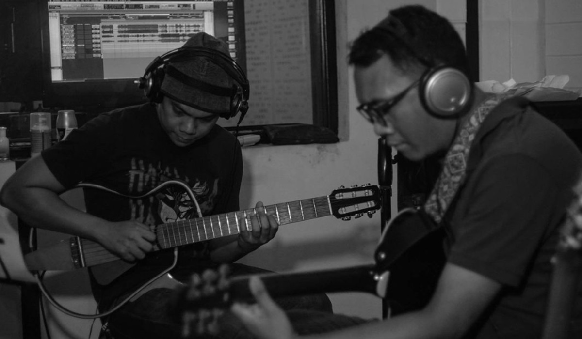 Duet Arnando Putra dan Frank Pattinasarany