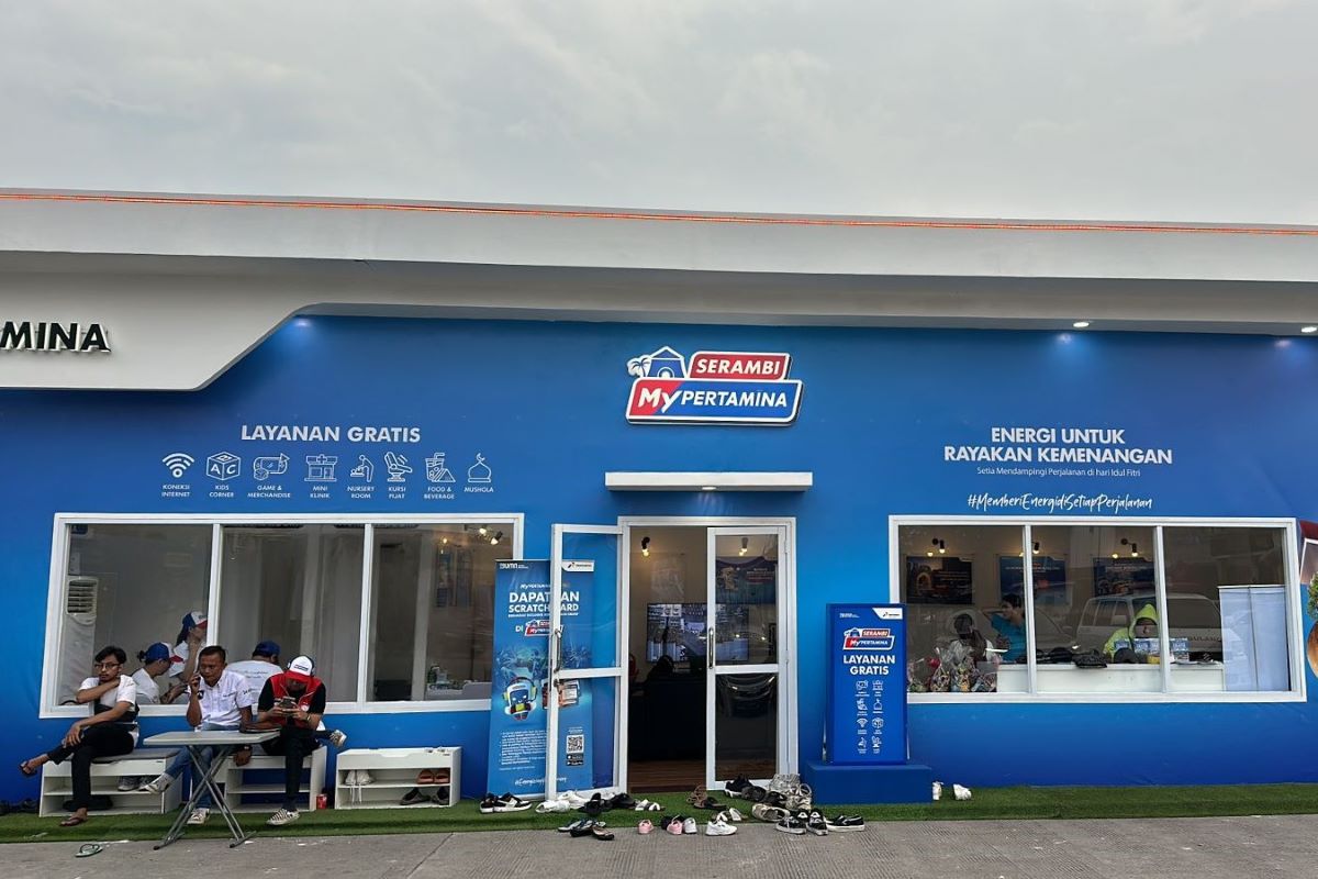 Sejumlah pemudik sedang beristirahan di Serambi MyPertamina.
