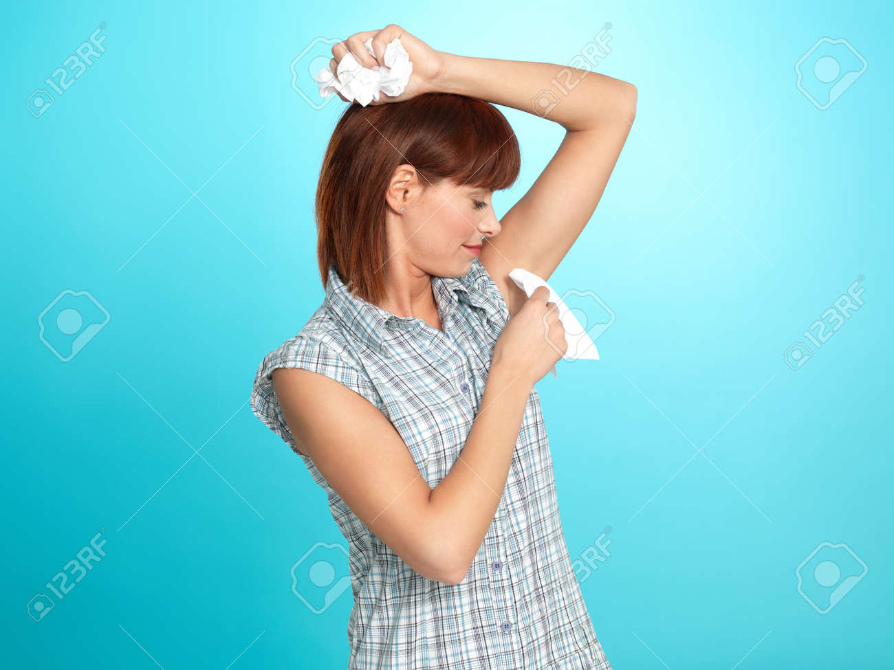 Bau badan disebabkan oleh bakteri karena di ketiak itu lembab.