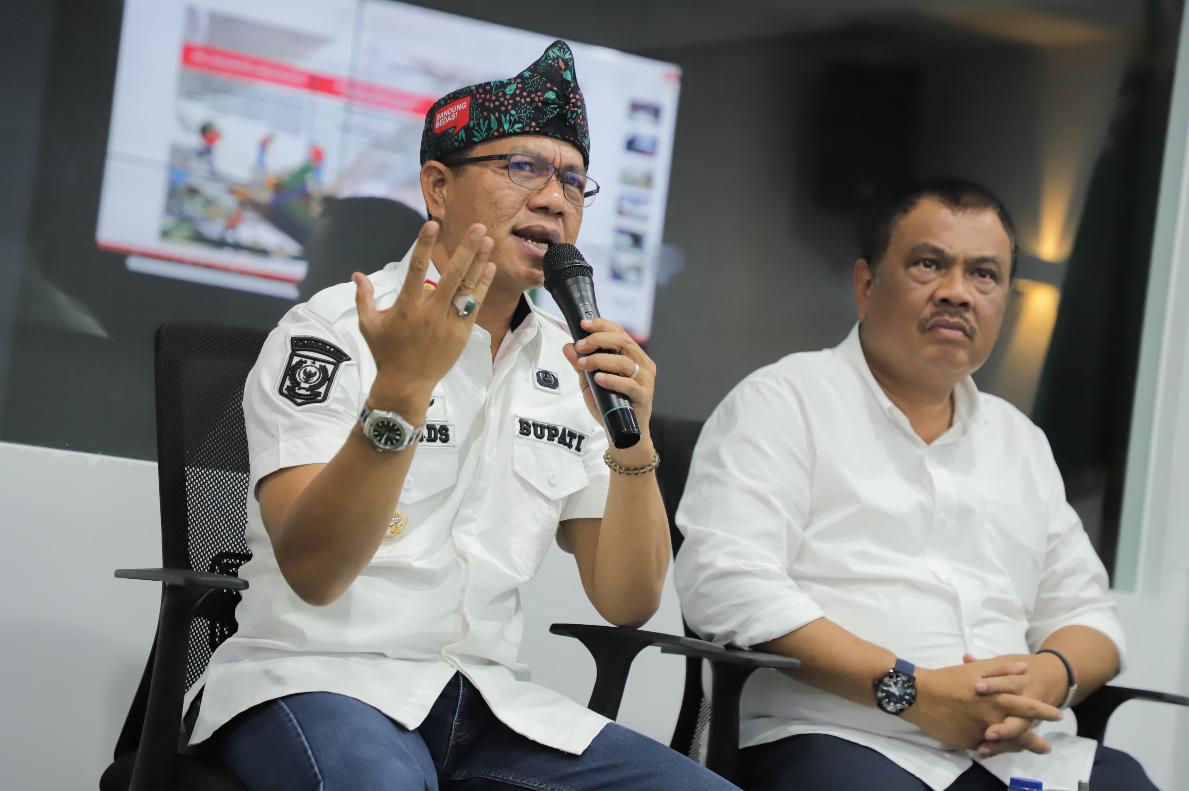 Bupati Bandung Dadang Supriatna