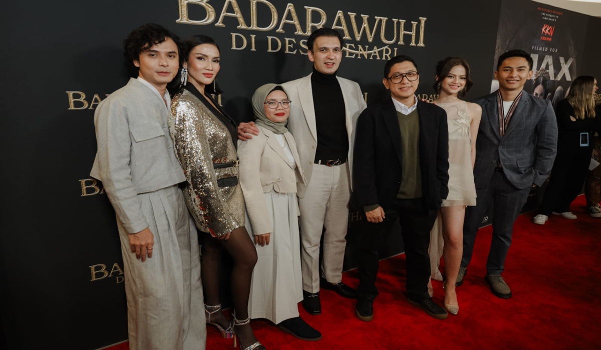 Para pemeran bersama sutradara film Badarawuhi di Desa Penari menghadiri gala premier film itu di Amerika Serikat.