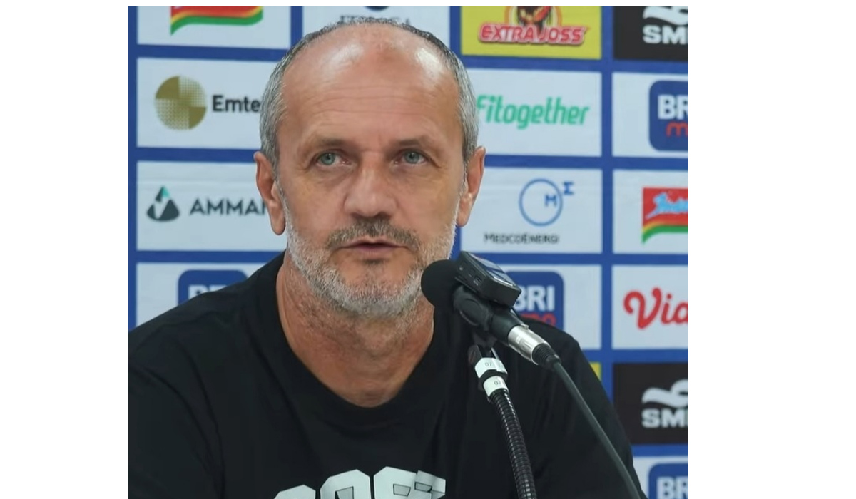 Pelatih PSS Sleman, Risto Vidakovic.