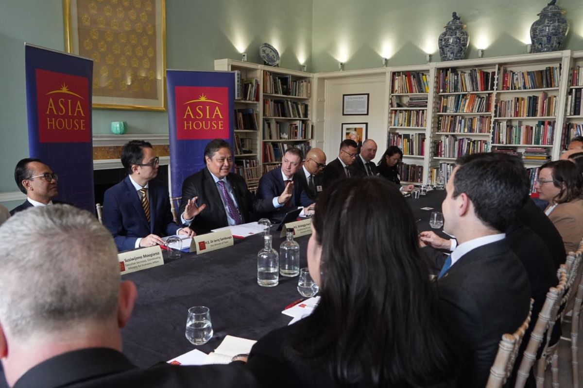 Menko Perekonomian bertemu para pebisnis asal Inggris di London.