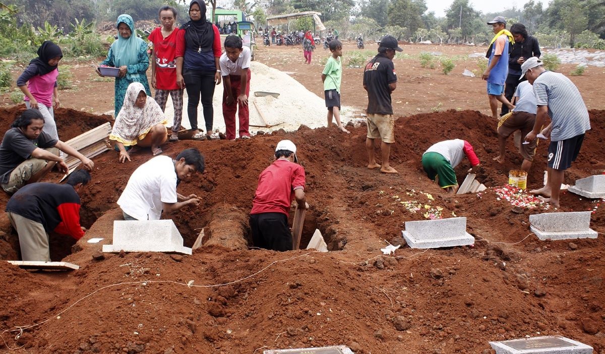 Tempat pemakaman umum (TPU) Kumpi Saribah, Grogol, Depok, Jawa Barat.