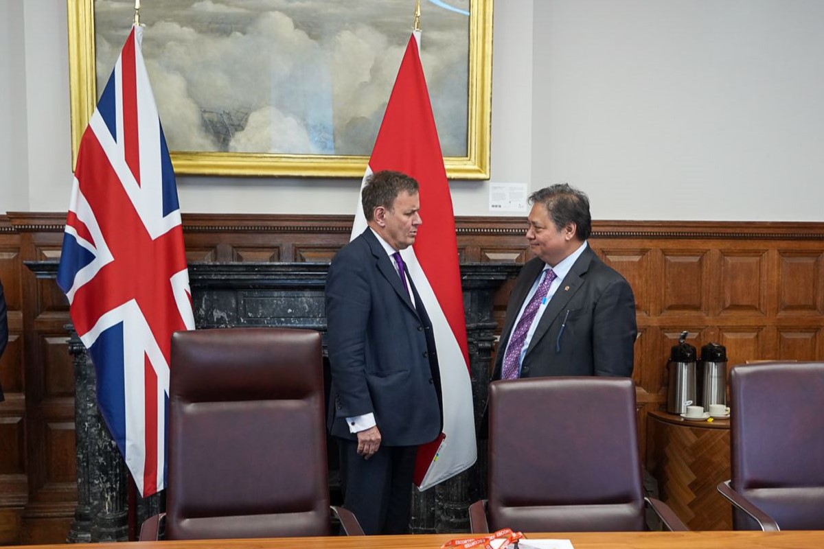 Menko Perekonomian Airlangga Hartarto bertemu Menteri Perdagangan Inggris The Rt. Hon. Greg Hands MP di London, Inggris.