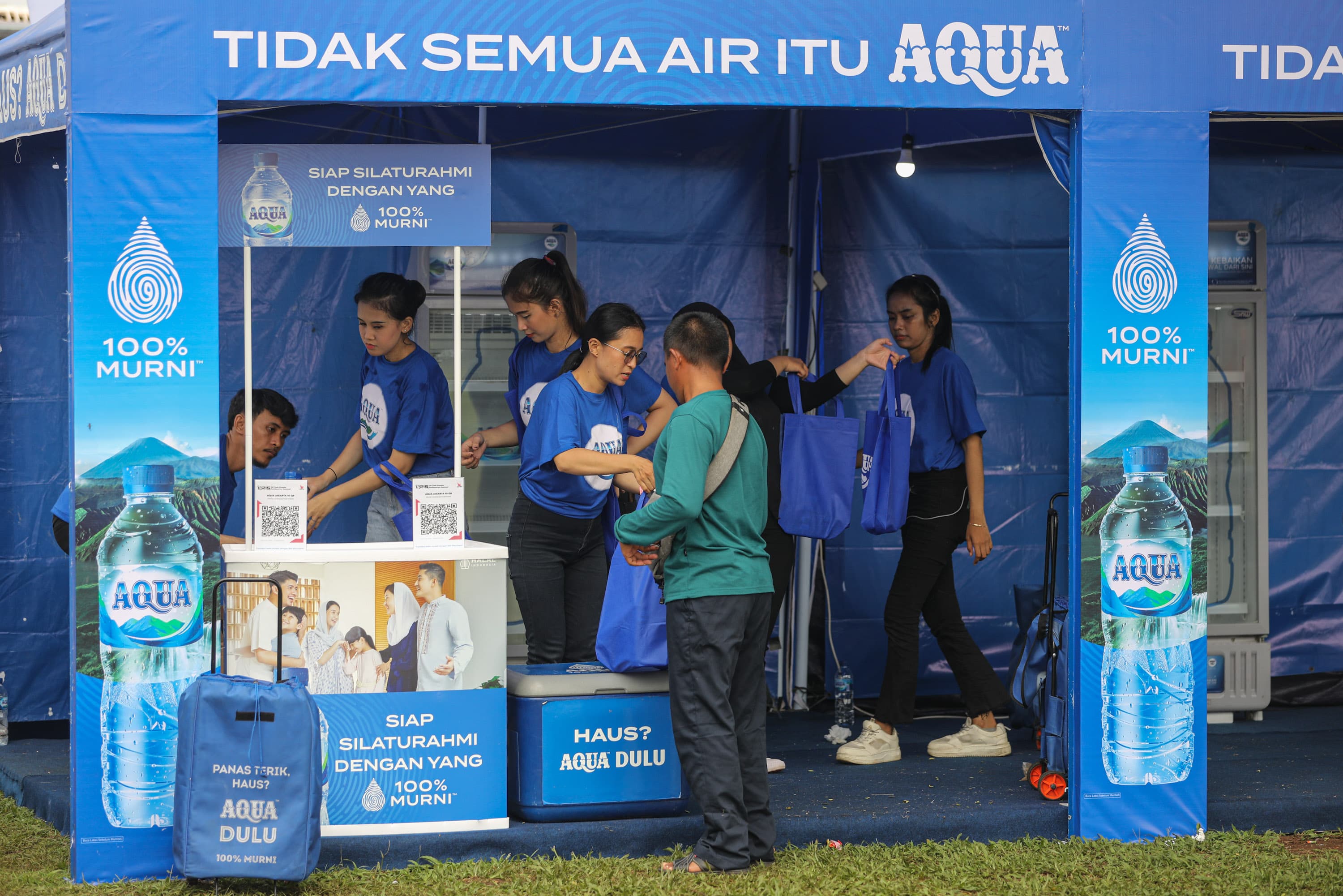 Aqua memeriahkan mudik gratis Pemprov Jawa Tengah.