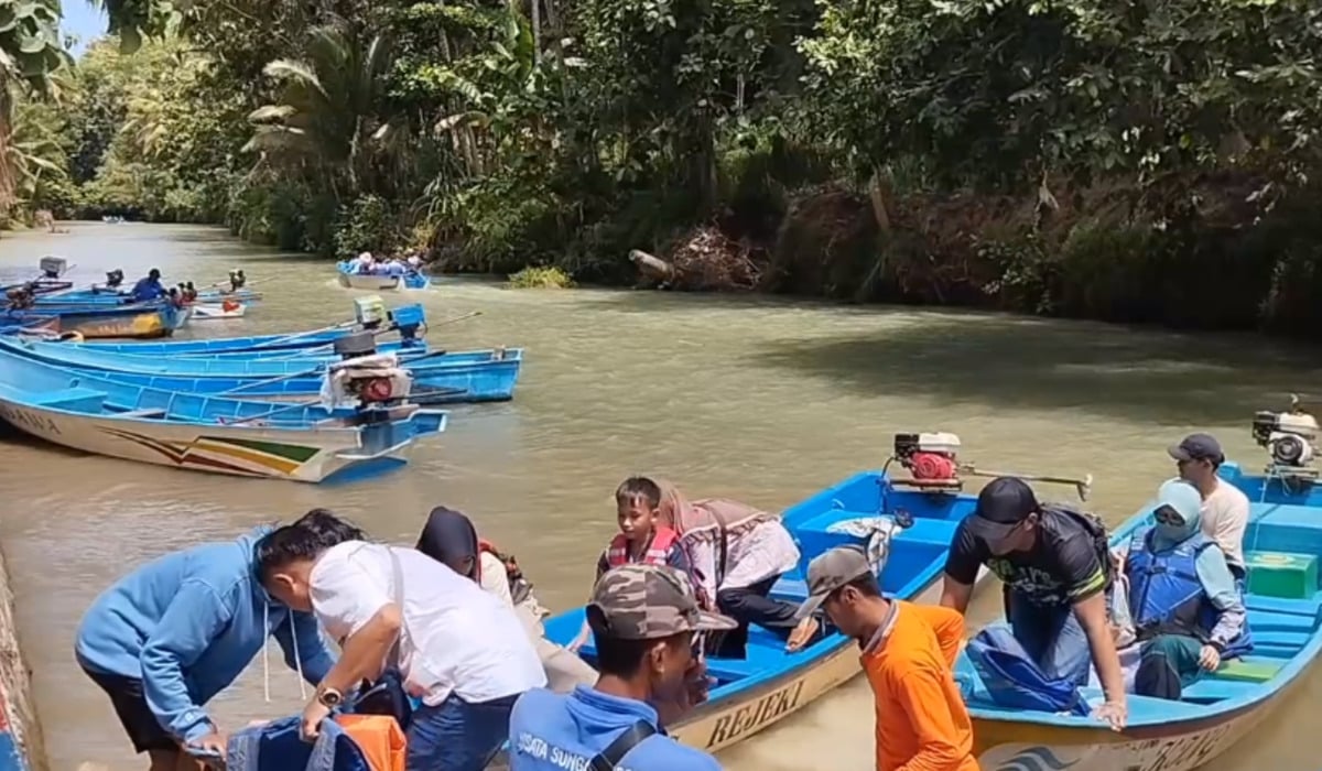 Wisata susur singai Maron, di Pacitan, Jawa Timur.