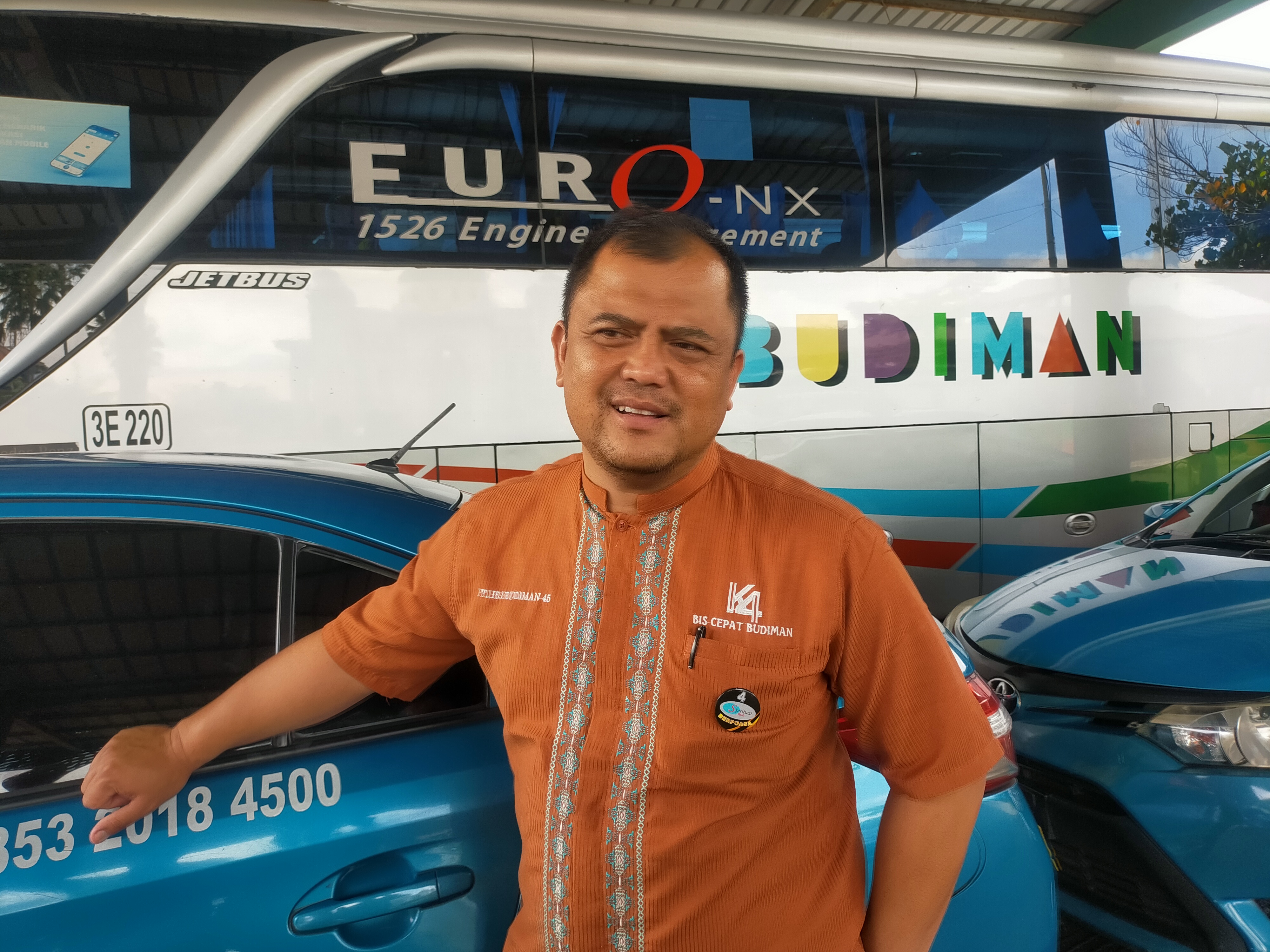 Petugas Operasional Otobus Budiman, Ahmad Lujen 