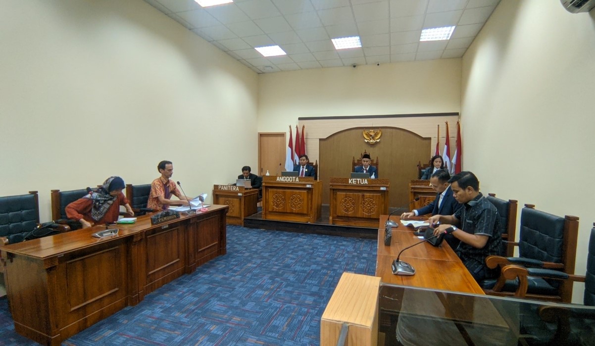 Sidang di Kantor KIP