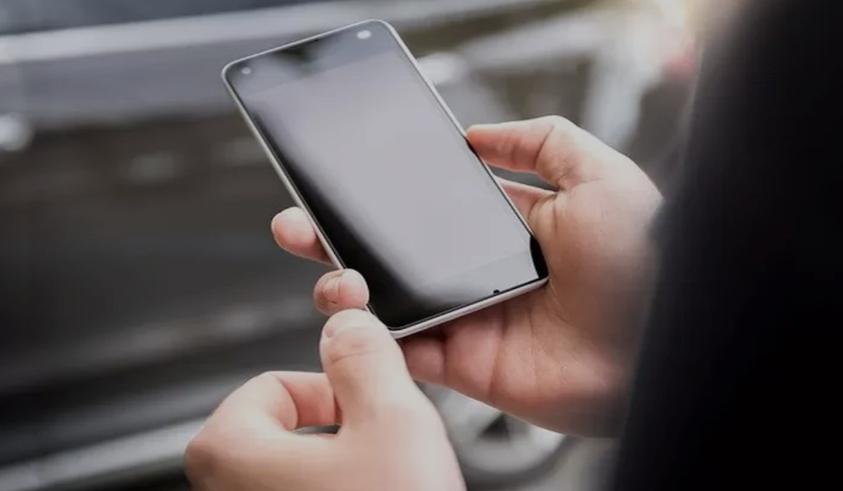 Simak! 8 Tips agar Hemat Baterai HP Selama Perjalanan Mudik Lebaran