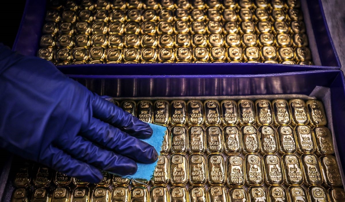 Ilustrasi emas batangan.