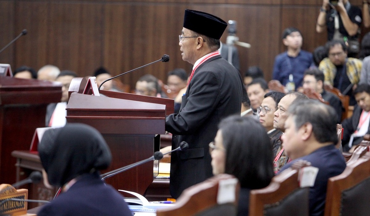 Menteri Koordinator Bidang Pembangunan Manusia dan Kebudayaan (Menko PMK) Muhadjir Effendy di sidang PHPU MK, 5 April 2024.