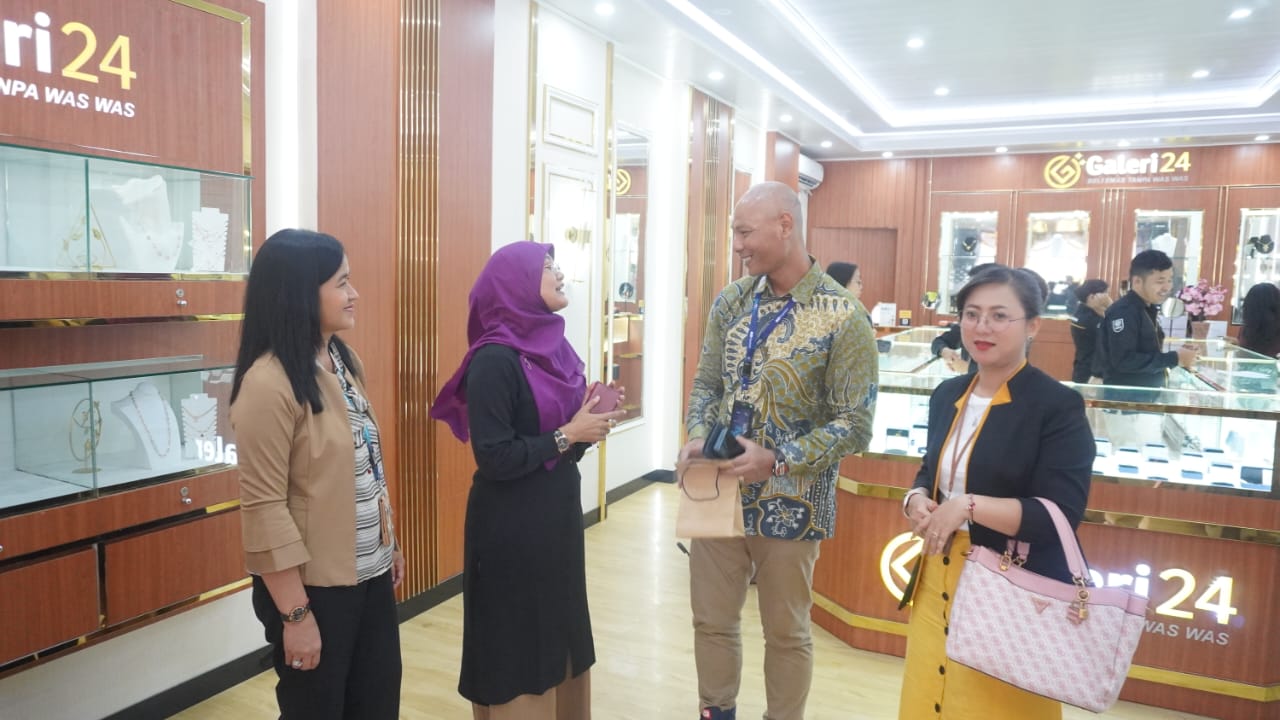 Outlet baru Galeri 24 Jstore Gatot Subroto, di Denpasar, Bali. 